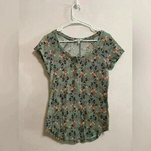 William Rast - Women’s Waffle Knit Floral Soft T-Shirt - V Neck Buttons - Size M
